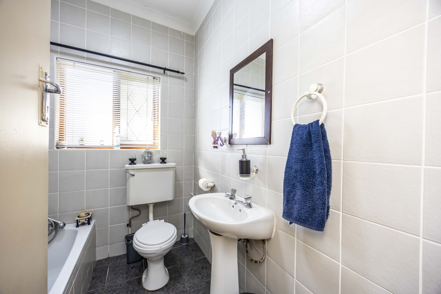 3 Bedroom Property for Sale in Greenfields Eastern Cape